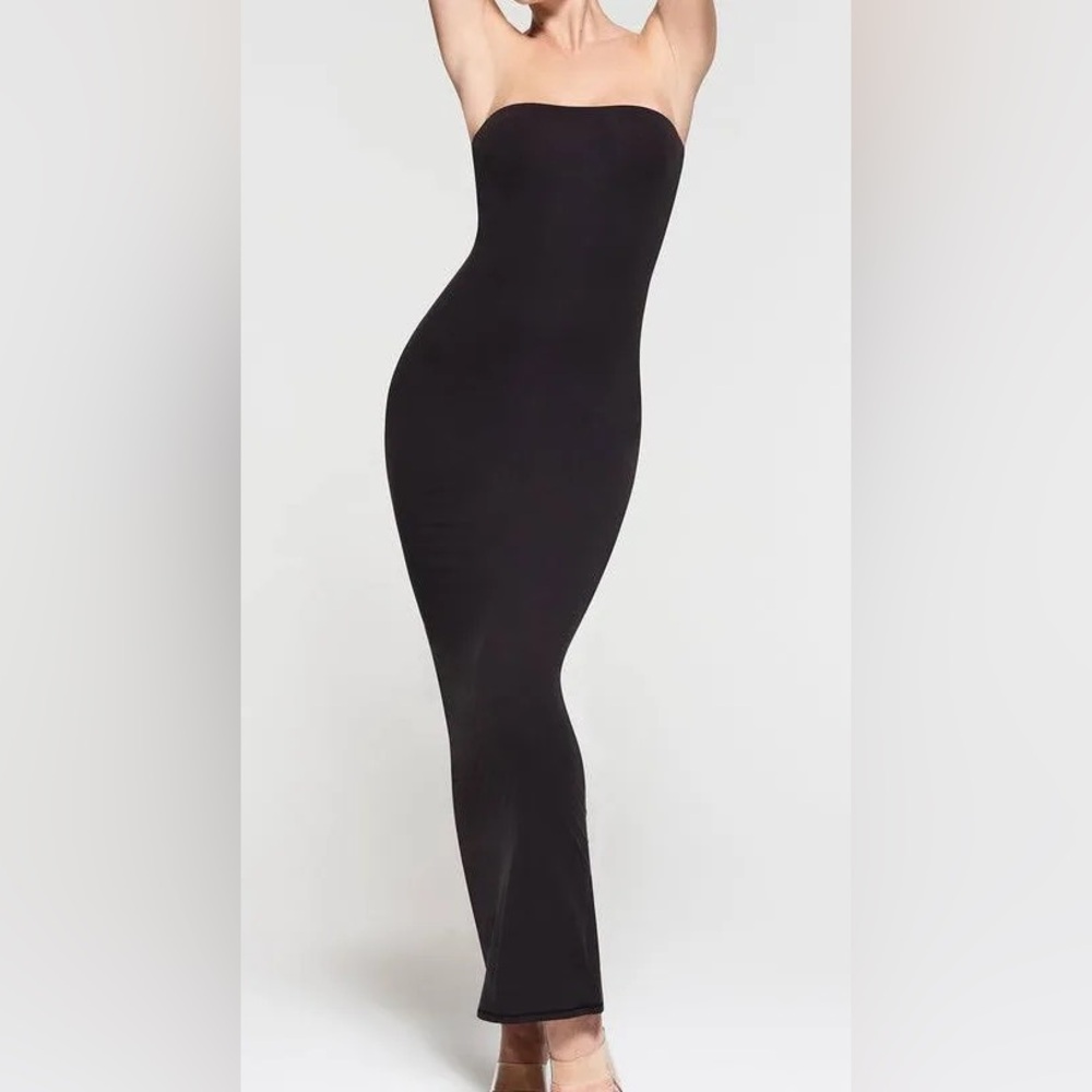 EUC. Skims maxi dress.